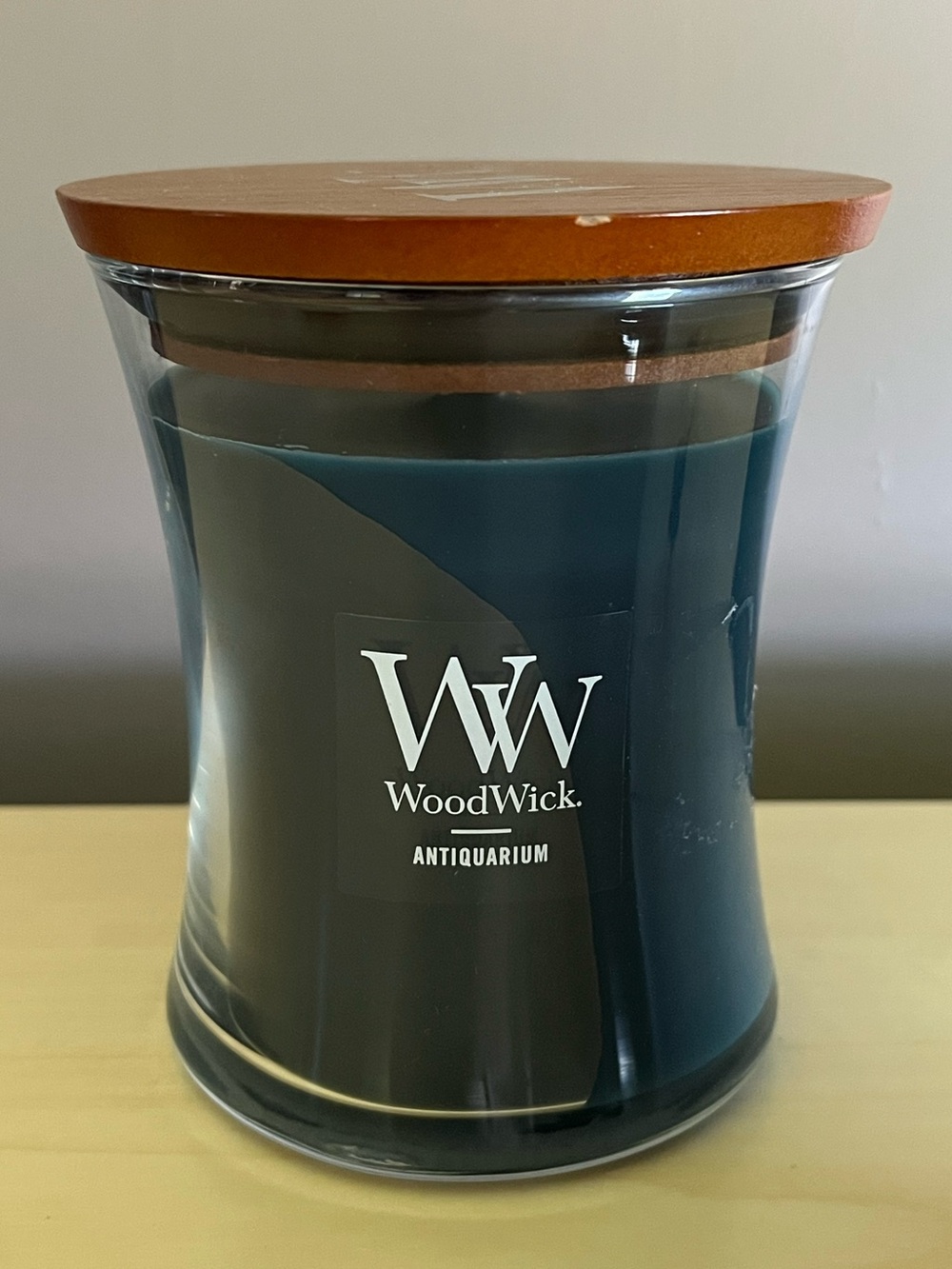 New WoodWick Antiquariam Crackling Candle 9.7 Oz.